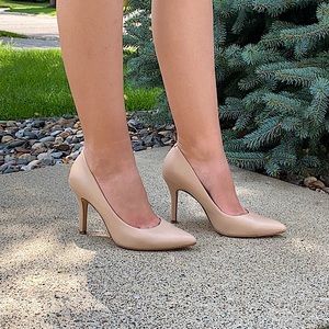 Nine West Creme Colored Heels with Pointed Toe 6M